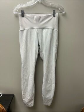 Lululemon Women’s White Double Lined w/ mesh Leggings